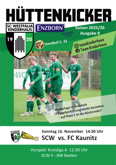 Eine Gruppe junger Herren in Sportkleidung vor einem Fußballplatz, die für einen Sportnachrichten-Faltblatt posieren.