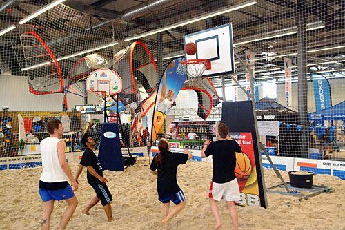 Beachbasketball  auf der X-tra Sportmesse Münster